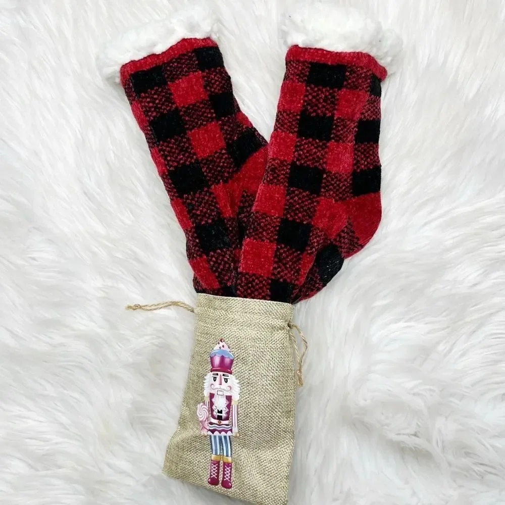 Muk Luks Buffalo Check House Slipper Socks Red and black Large